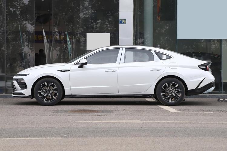 索纳塔属于什么级别的车？中型轿车的全面分析与选择指南