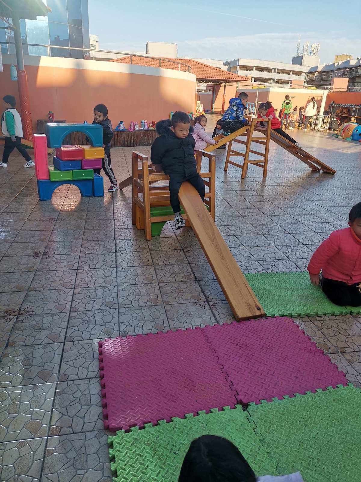 安吉游戏梯子图片,安吉游戏梯子多种玩法